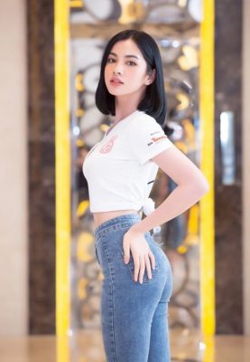 Đại Gia Doanh Nhân Đức Huy Nghi Vấn Yêu Đương Với Người Mẫu Cẩm Đan 4 Vẻ ngoài nổi bật của Cẩm Đan