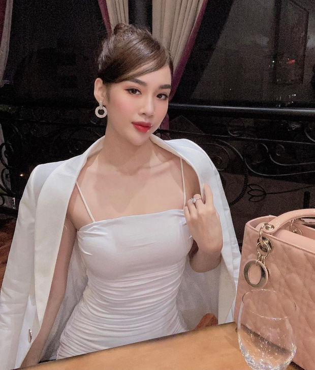 Ngọc Mai – Từ Tiếp Viên Hàng Không Trở Thành Idol Livestream Truyền Cảm Hứng 3 Ngọc Mai livestream