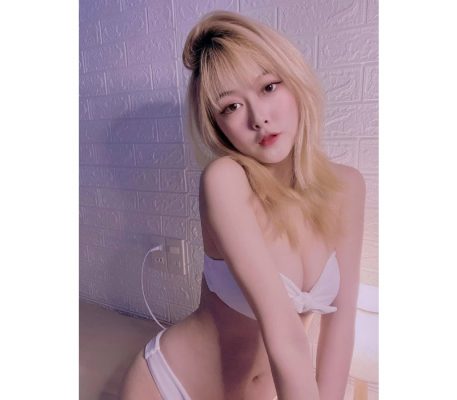 MMlive: Trà My – Nàng thơ xứ Huế sở hữu nhan sắc ngọt ngào và vóc dáng cuốn hút 4 Set đồ tôn dáng làm nổi bật vẻ đẹp nữ tính