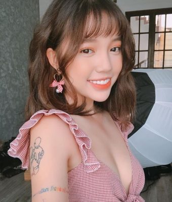 Linh Ngọc Đàm: Nữ Streamer Cá Tính Và Cuốn Hút Trên MMlive 8 Selfie mới nhất của Linh Ngọc Đàm