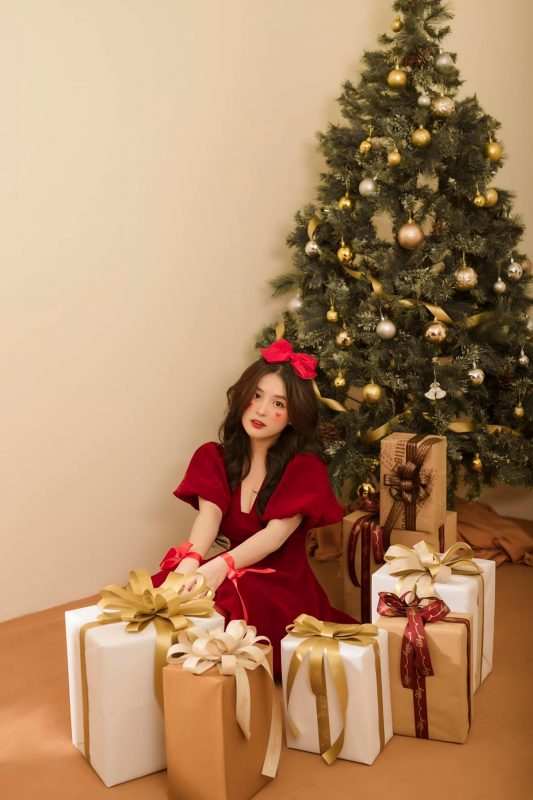 Thảo Nari – Nữ streamer 9x với bộ ảnh Noel dễ thương trên MMlive 4 Cô nàng sở hữu gương mặt đáng yêu làm xiêu lòng người nhìn