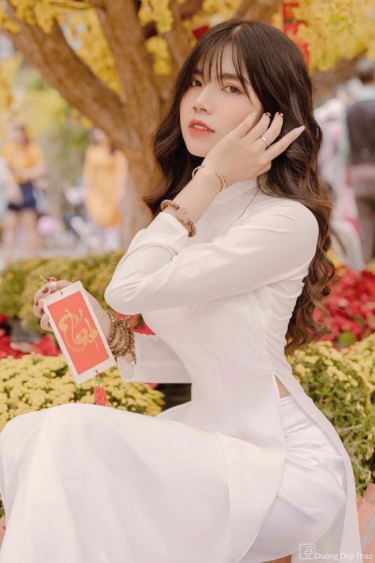 MMlive chiêm ngưỡng vẻ đẹp đa tài của hot girl Mai Dora 6 Mai Dora trong tà áo dài truyền thống