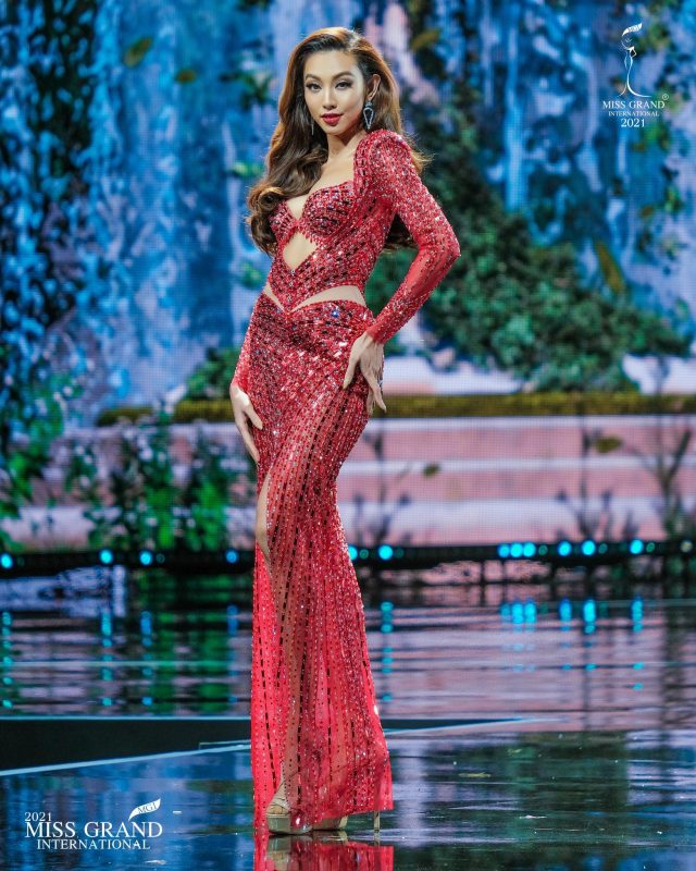 Nguyễn Thúc Thùy Tiên – Hành trình tỏa sáng của Hoa hậu Hòa bình Quốc tế trên MMlive 4 Thần thái cuốn hút của hoa hậu Thùy Tiên