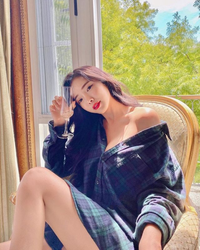 Ngắm nhìn Amber Na – Nữ DJ Malaysia tài năng và phong cách trên MMlive 6 Gu thời trang của cô nàng rất sành điệu