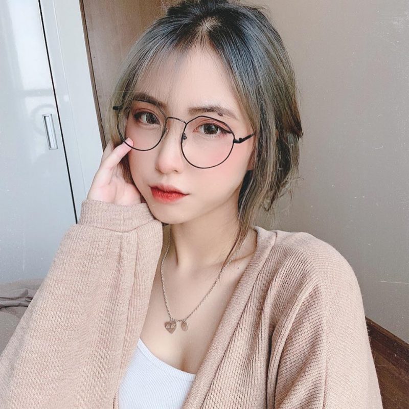 Nguyễn Thị Lan Hương – Hot Girl Hà Thành Tài Năng Và Cuốn Hút Trên MMlive 2 Cô nàng là một trong những hot teen của mạng xã hội