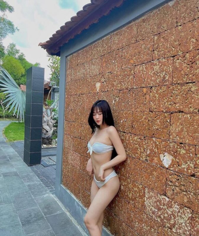 MMlive Hot girl 9x Nguyễn Trà My: Vẻ đẹp dịu dàng đầy cuốn hút từ xứ Huế 8 Mỗi kiểu tạo dáng của cô đều khiến anh em say đắm