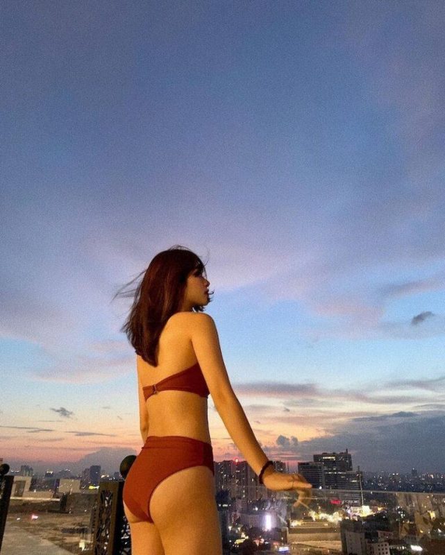 Trương Hoàng Mai Anh – Hot Girl Nổi Bật, Gợi Cảm Và Thanh Lịch Trên MMlive 5 Luôn biết cách lựa chọn trang phục tôn dáng