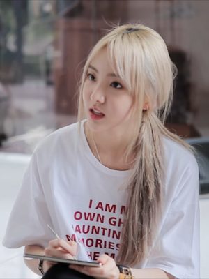 MMlive Ngắm nhìn nhan sắc ngọt ngào của hot girl xứ chùa vang Nene 5 Cô nàng cũng rất nổi tiếng tại Việt Nam