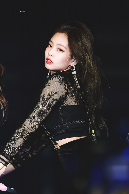 Jennie Kim – Biểu tượng thời trang của Blackpink và giới trẻ Hàn Quốc 3 Jennie Kim cá tính và hiện đại