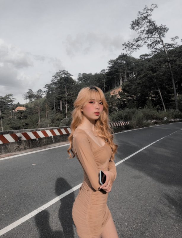 Nguyễn Hoàng Khánh Vy – Gương Mặt Hot Girl Thế Hệ Mới Với Vẻ Đẹp Trong Sáng Và Phong Cách Riêng 7 Cố gắng không ngừng để phát triển bản thân