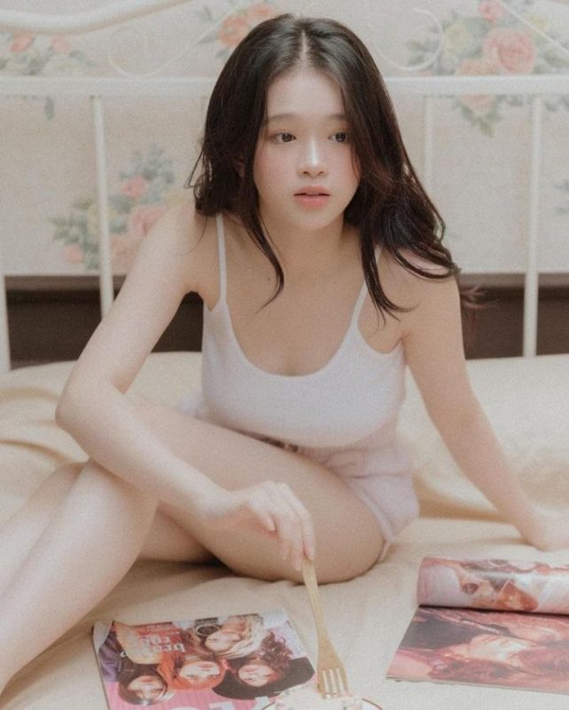 MMlive: Linh Ka – Nữ Gen Z Với Vẻ Đẹp Ngọt Ngào Và Phong Cách Cuốn Hút 3 Diệu Linh hiện có rất nhiều lượt theo dõi trên Facebook