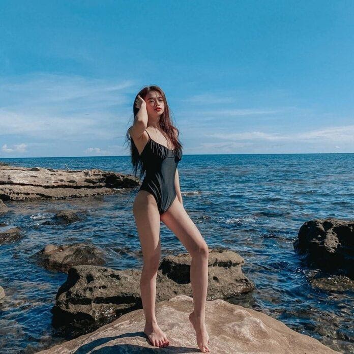 MMlive: Linh Ka – Nữ Gen Z Với Vẻ Đẹp Ngọt Ngào Và Phong Cách Cuốn Hút 7 Cô nàng còn sở hữu body cực gợi cảm