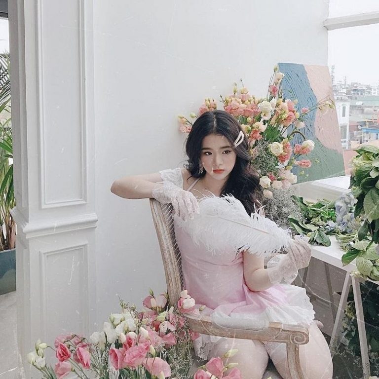 MMlive: Linh Ka – Nữ Gen Z Với Vẻ Đẹp Ngọt Ngào Và Phong Cách Cuốn Hút 9 Người đẹp bây giờ đã trưởng thành hơn rất nhiều