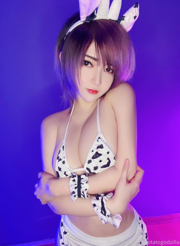 MMlive: Hot Girl Cosplay Bò Sữa – Tạo Hình Sáng Tạo Khiến Fan Mê Mẩn 6 Ánh nhìn và biểu cảm chuyên nghiệp của nàng hot girl