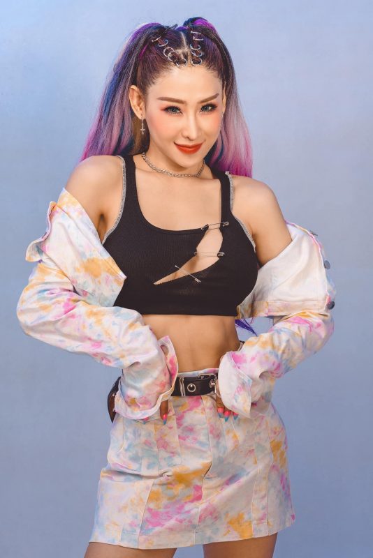 DJ OXY – Tài năng và sắc đẹp nổi bật tại MMlive 4 Người đẹp từ nhỏ đã có tính tự lập