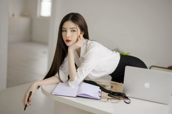 Lilly Luta – Nhan sắc nổi bật như búp bê và hành trình chạm tới thành công 4 Người đẹp ngày càng sắc sảo quyến rũ hơn