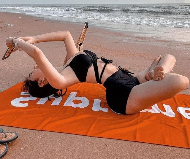 MMlive – Ngắm nhìn vẻ đẹp tựa thiên thần của hot girl Võ Ngọc Trân 3 cô nàng là một sexy girl khá nổi tiếng ở Sài thành