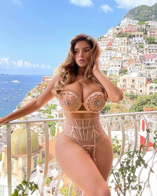 MMlive Demi Rose – Hành trình nổi bật của nữ hoàng nội y nước Anh 2 MMlive Demi Rose là ai?