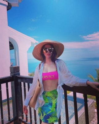 MMlive - Huyền Baby Hot girl không tuổi show body nóng 3 hot girl đời đầu của Việt Nam
