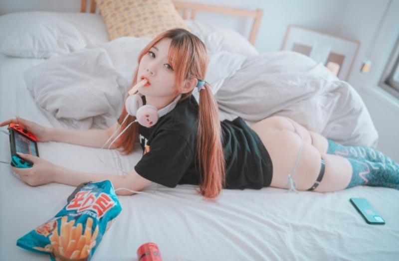 MMlive - Người mẫu Hàn Quốc quyến rũ với phong cách cá tính 3 MMlive - Các anh em có thấy đỏ mặt khi ngắm ảnh của hot girl này không