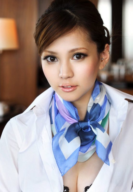MMlive - Ameri Ichinose: Biểu tượng nhan sắc và cá tính của nghệ thuật Nhật Bản 2 MMlive - Tiểu sử cơ bản của cô nàng