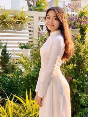 MMlive - Con gái Quyền Linh ngày lớn càng xinh đẹp 7 Lọ Lem có chiều cao vượt trội