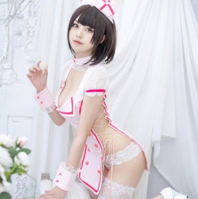 MMlive - Honey Cát Qui trong trang phục vào vai cô y tá 5 cô nàng sexy quyến rũ trong bộ y tá màu sắc trắng hồng