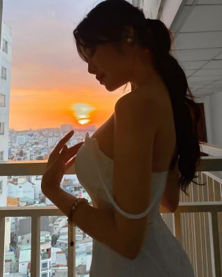 MMlive Elly Trần khỏa thân táo bạo nóng bỏng 7 MMlive cô nàng có vòng 1 nóng bỏng căn tròn