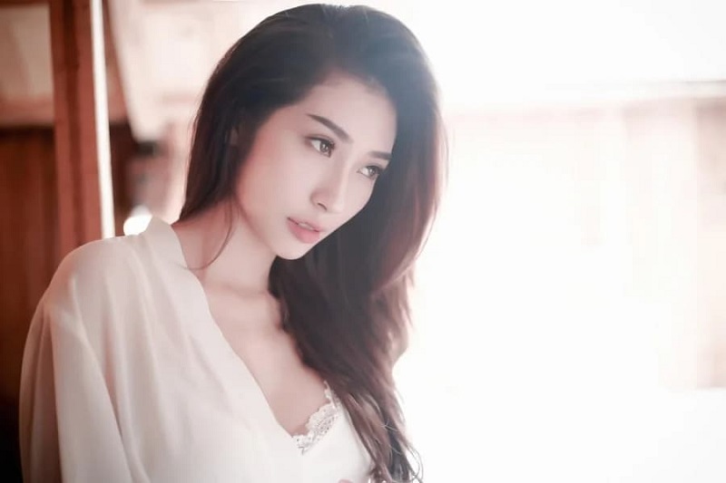 Cô nàng Khổng Tú Quỳnh - Dâu Tây