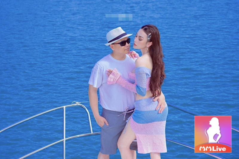 Phương Oanh vừa làm chính thất lại bị cõi mạng chê lố lăng 4 Bộ ảnh đi biển