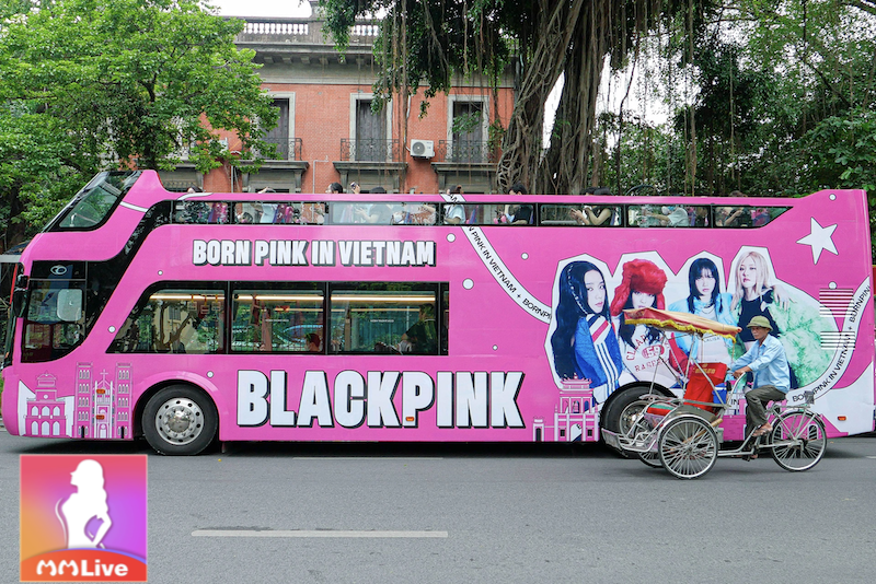Hot: Blackpink có mặt tại sân bay chuẩn bị bay về Việt Nam 4 xe buýt 2 tầng